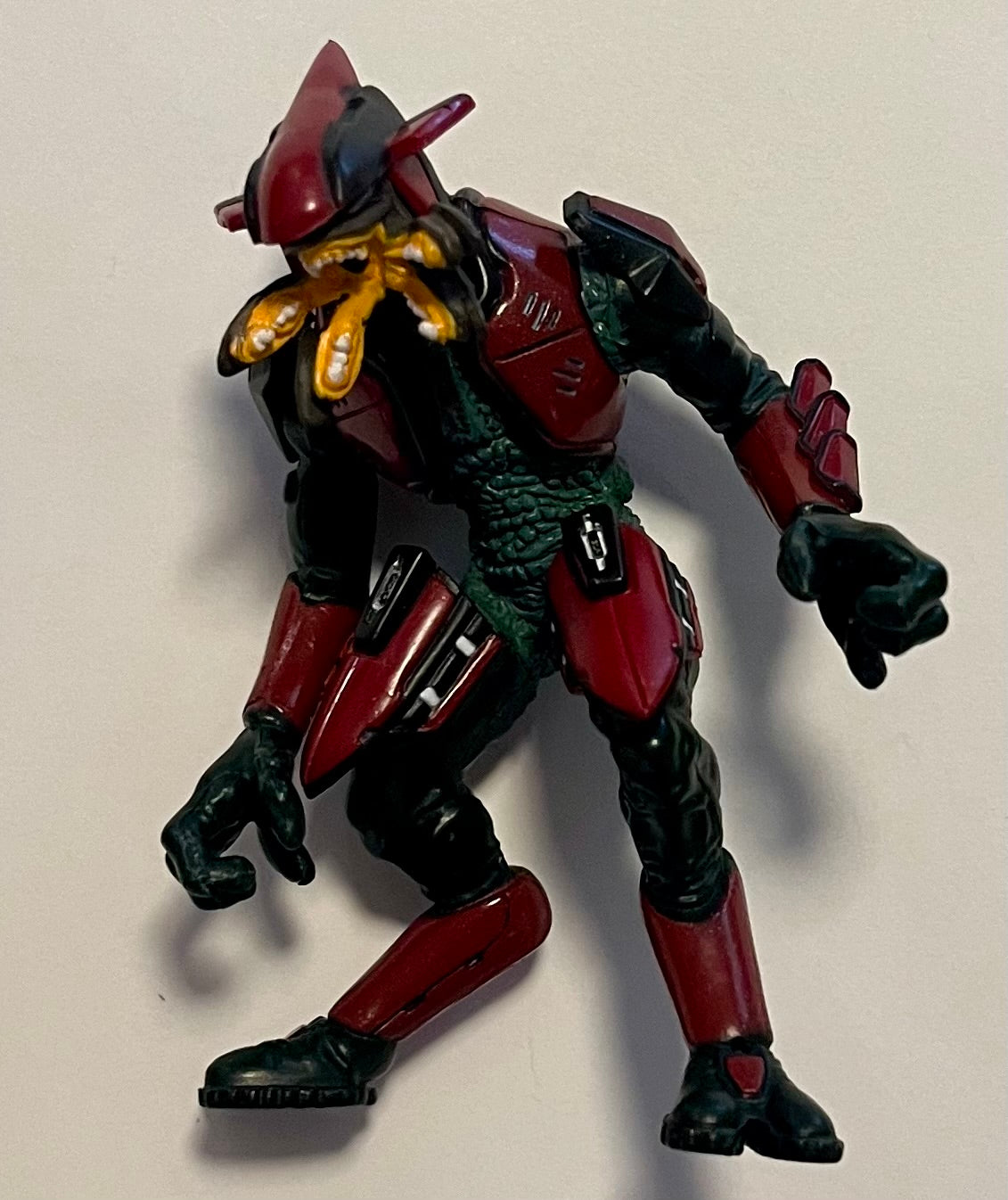 Joyride Studios Halo 2 Mini Series Campaign Covenant Red Elite 3” Action Figure (Used)