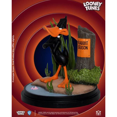 Looney Tunes Daffy Duck Rabbit Season 1:6 Scale Limited Edition Diorama 500 Made (Pre-Order)