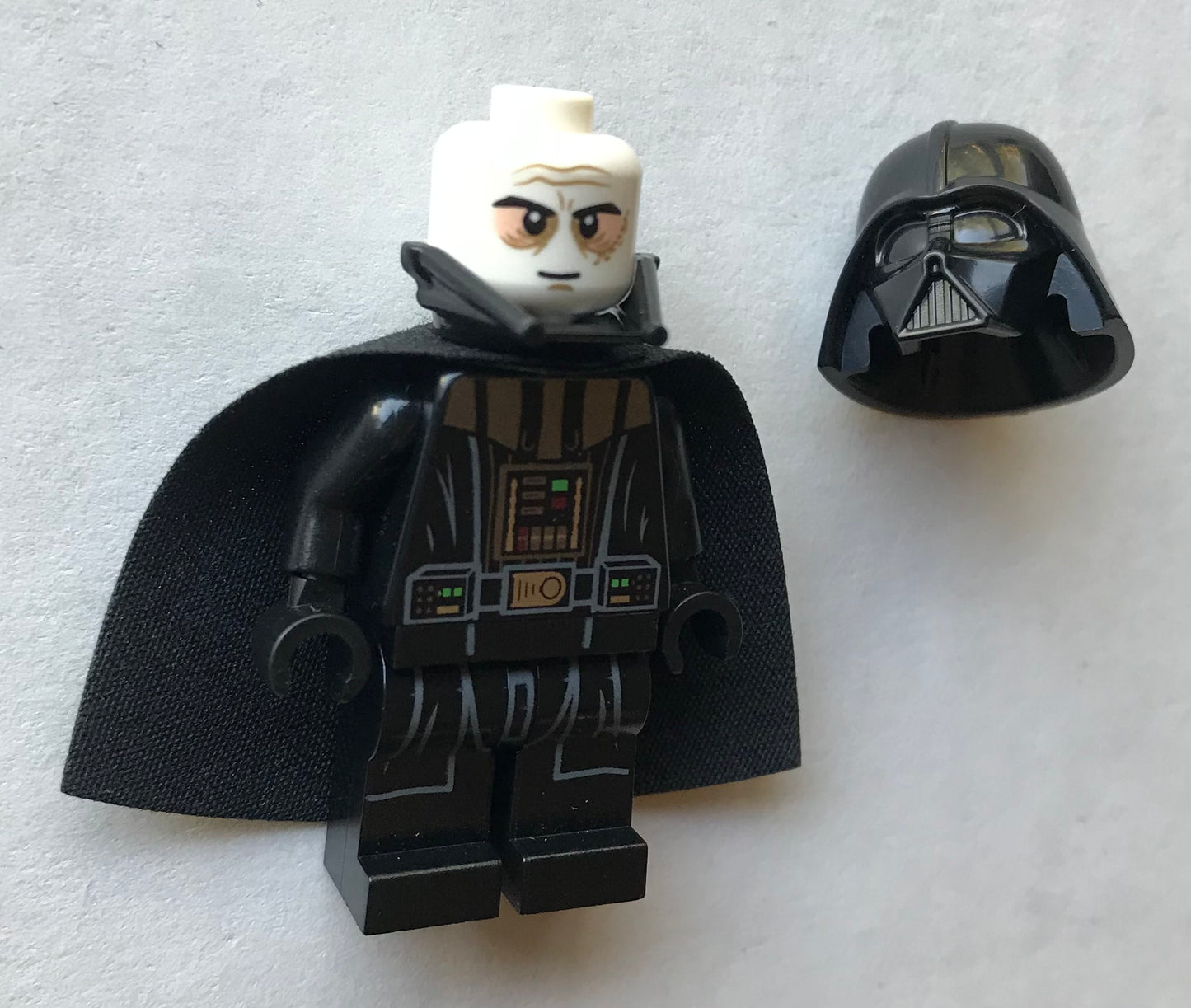 LEGO Star Wars Darth Vader Minifigure 75093 (Refurbished)