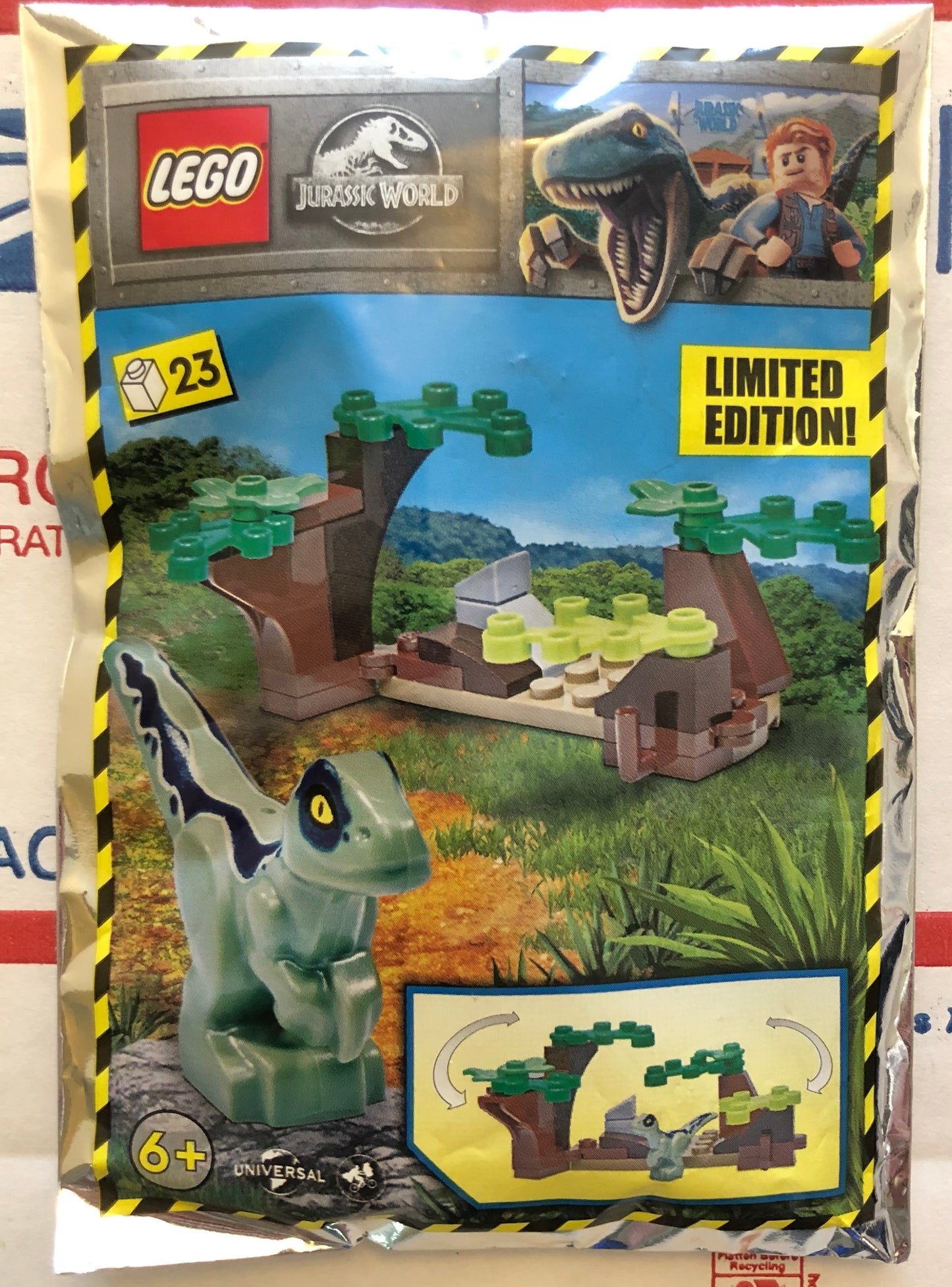 LEGO Jurassic World Raptor in Hiding Limited Edition Foil Pack Bag Set 122217