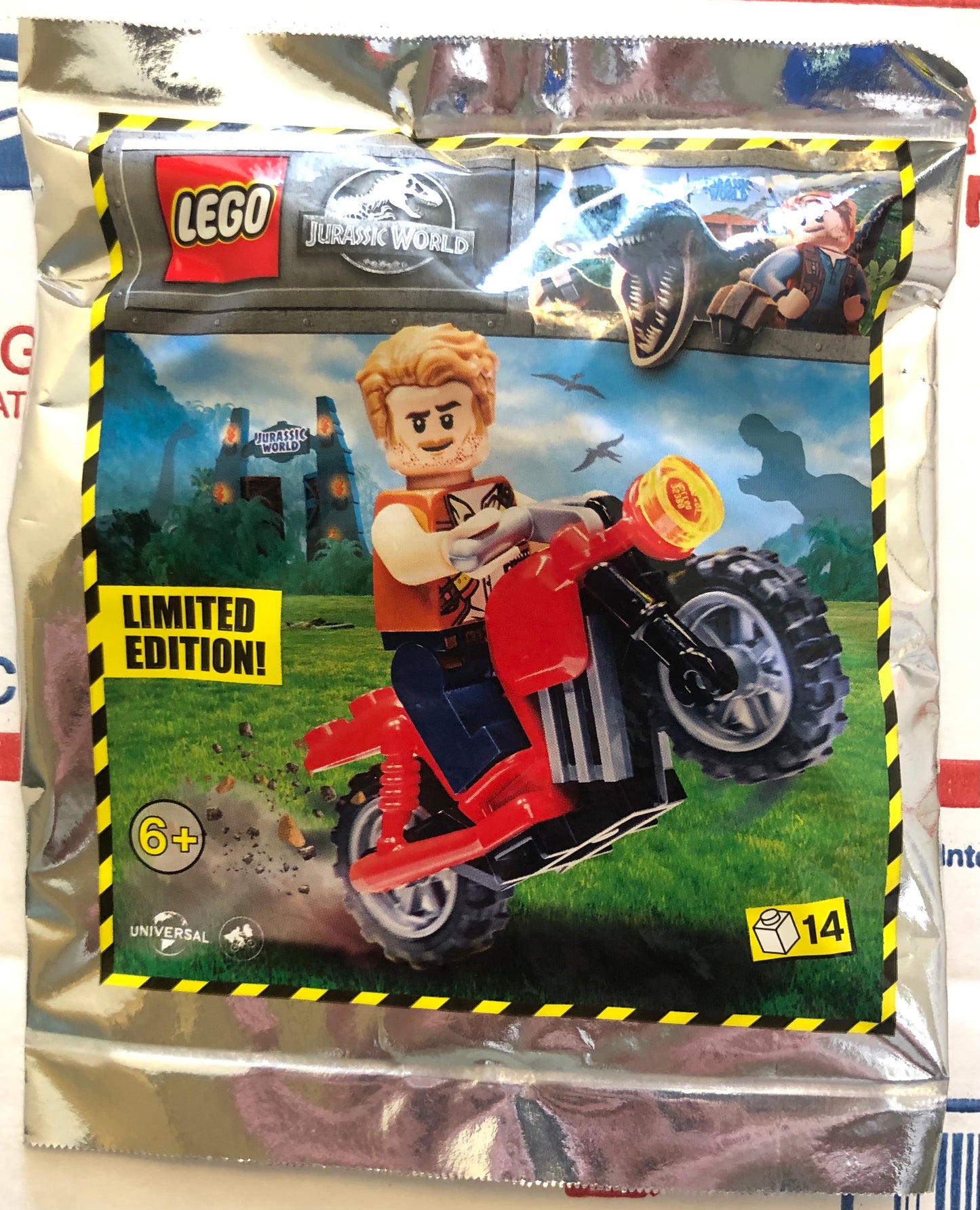 LEGO Jurassic World Owen with Motorcycle Limited Edition Minifigure Foil Pack Bag Set 122114
