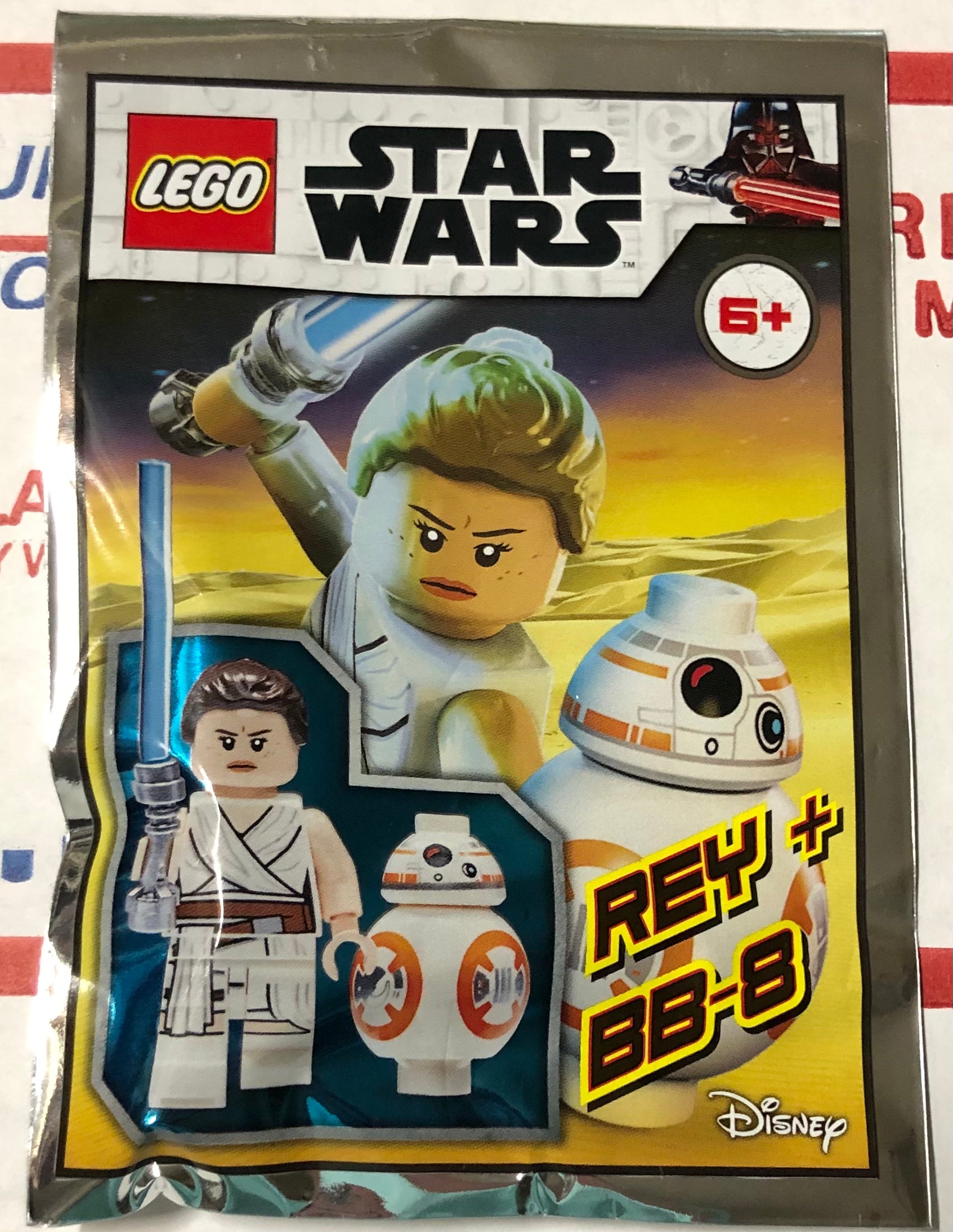 LEGO Star Wars Rey Skywalker and BB 8 Droid Minifigure Foil Pack